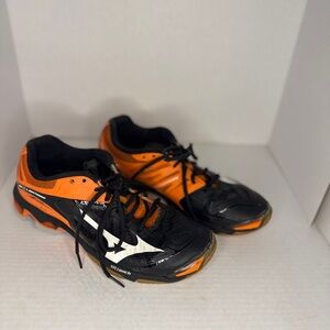Mizuno Black and Orange Sports Mizuno Wave Lightning Z2